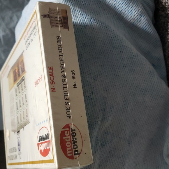 N Scale Vintage Model Power No. 1536 Joe's Fruits & Vegetables Building Kit - Picture 3 of 6